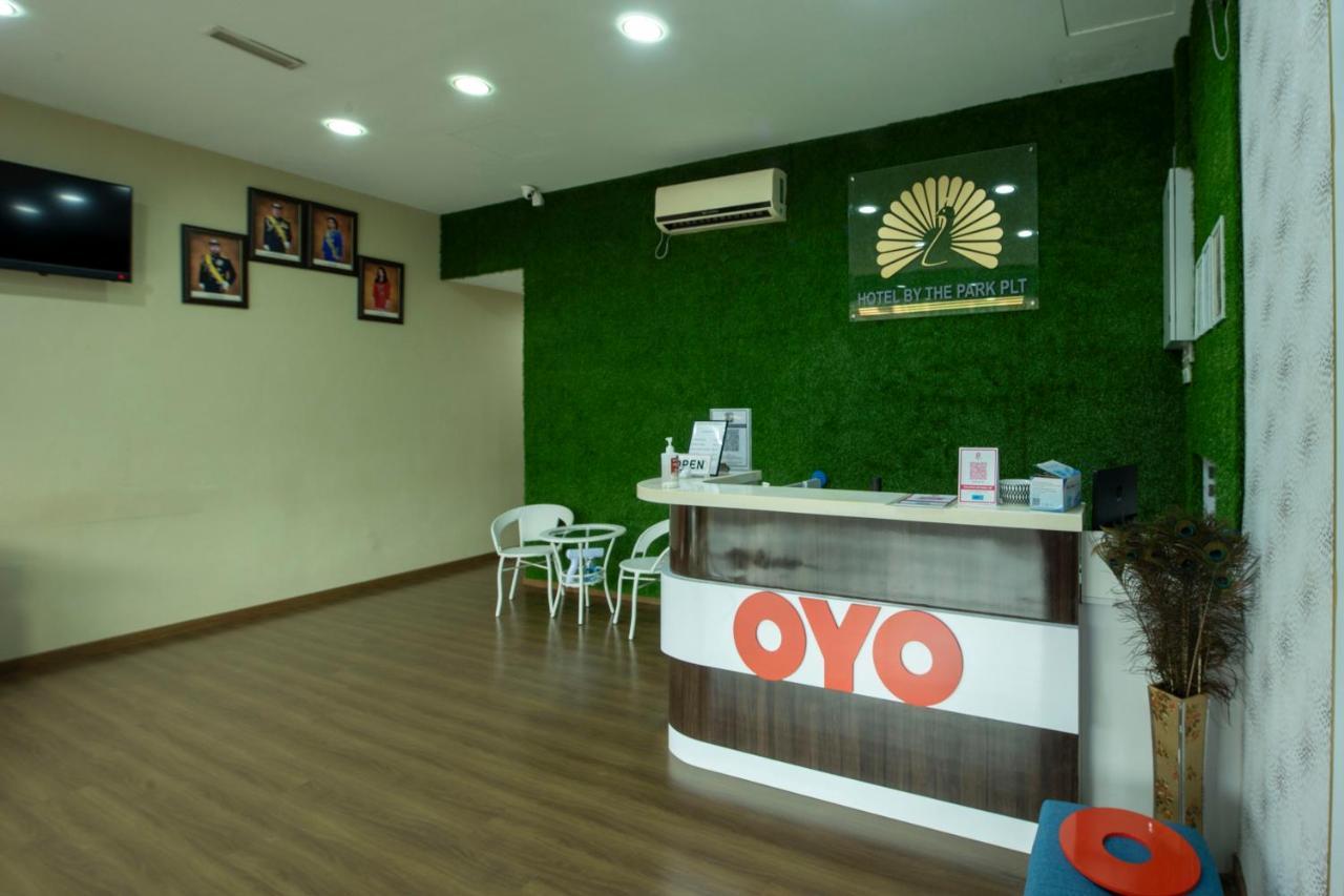 Oyo 90231 Hotel By The Park Plt Johor Bahru Eksteriør bilde