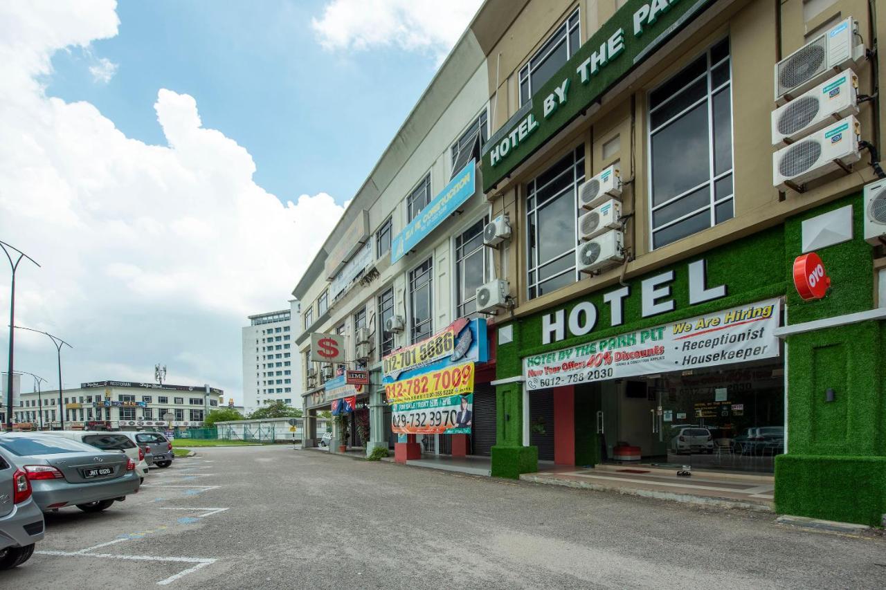 Oyo 90231 Hotel By The Park Plt Johor Bahru Eksteriør bilde