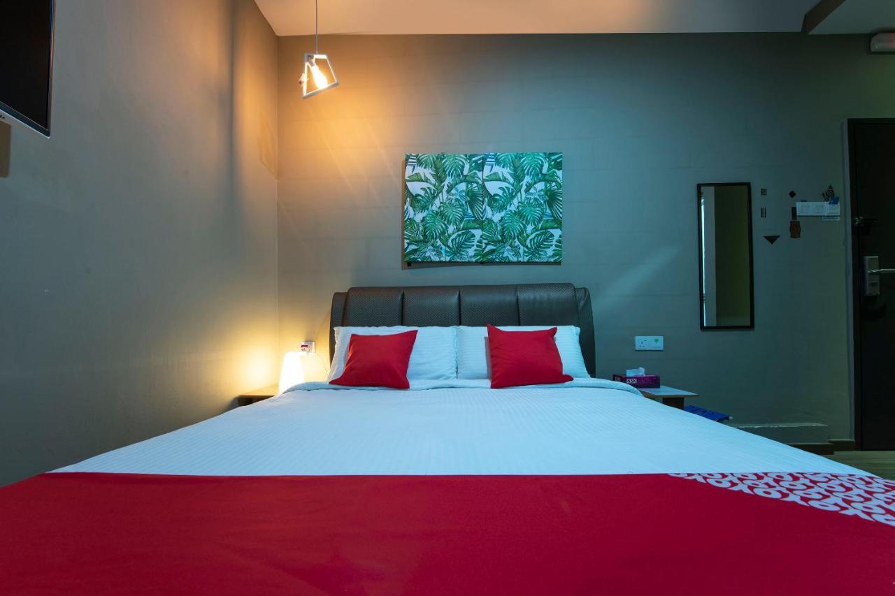 Oyo 90231 Hotel By The Park Plt Johor Bahru Eksteriør bilde