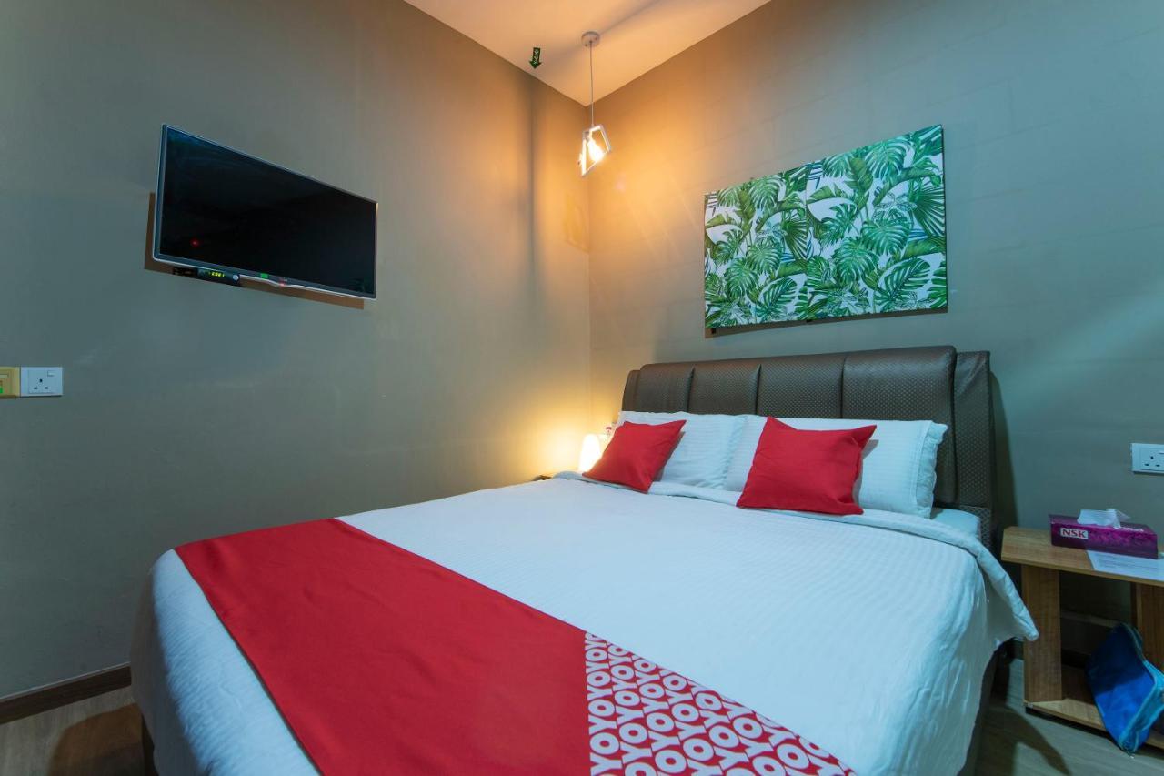 Oyo 90231 Hotel By The Park Plt Johor Bahru Eksteriør bilde